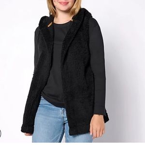 NWOT Koolaburra by UGG Cozy Sherpa Hooded Vest & Long Sleeve Tee by UGG